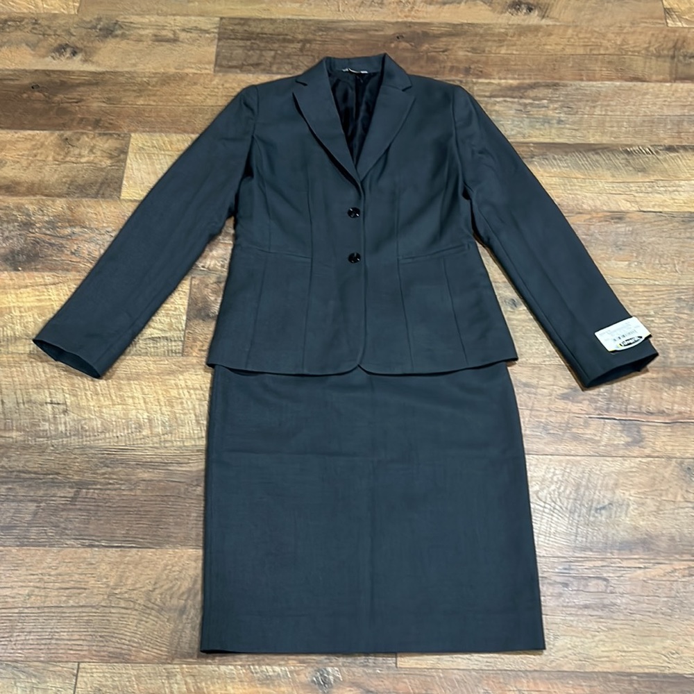 NWT Women’s Suit Coat and Gray Skirt Set by Edwards Signature Size 10T